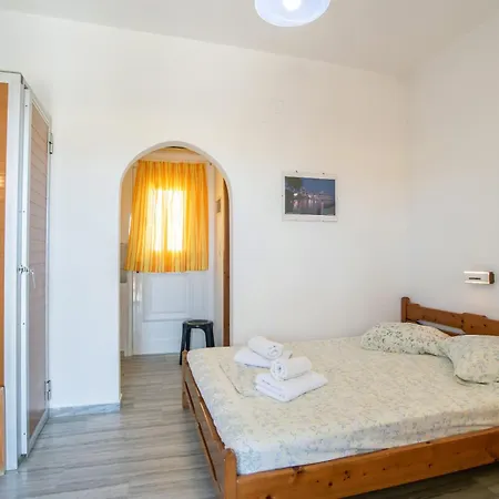 Prombona To Petrino Spiti 3*