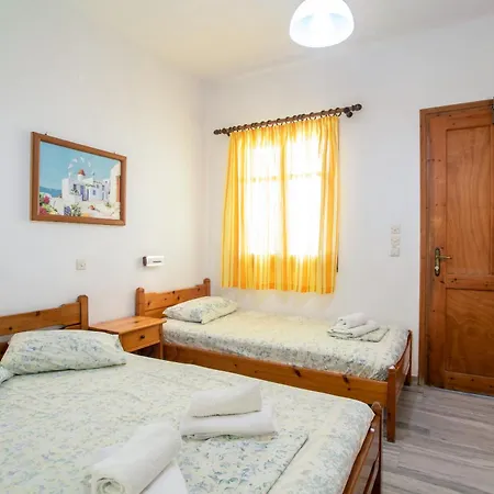 Prombona To Petrino Spiti 3*