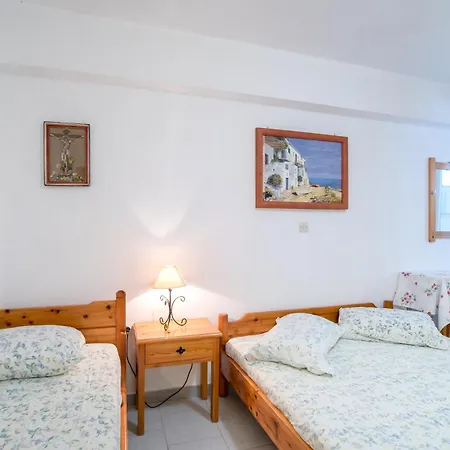 Prombona To Petrino Spiti 3*