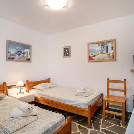 Prombona To Petrino Spiti Гостевой дом Логарас