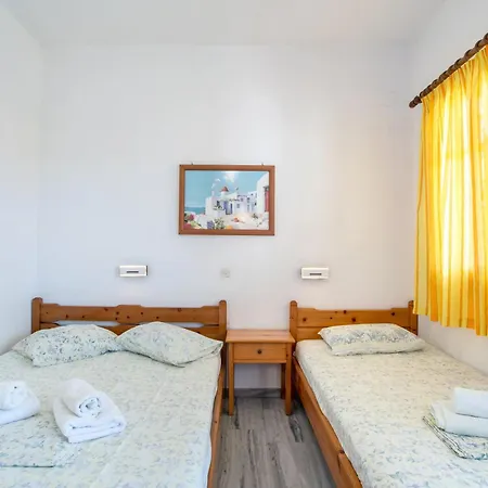 Prombona To Petrino Spiti Logaras